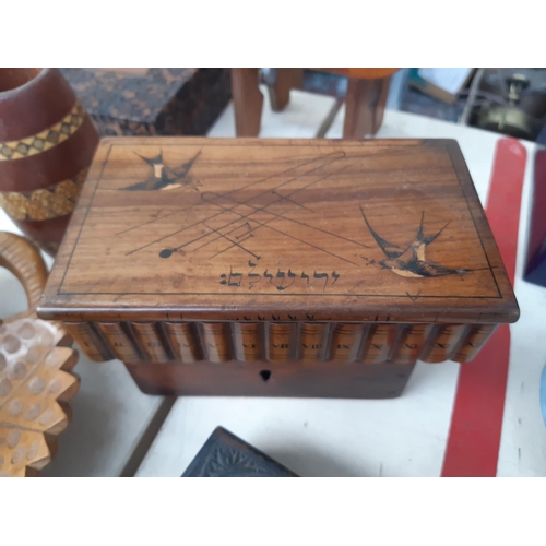 201 - A collection of treen to include carved leaf design bowl, souvenir plates, burr walnut effect photo ... 