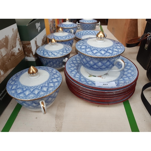 207 - A Copeland Spode 21 piece blue and white lidded soup cup set