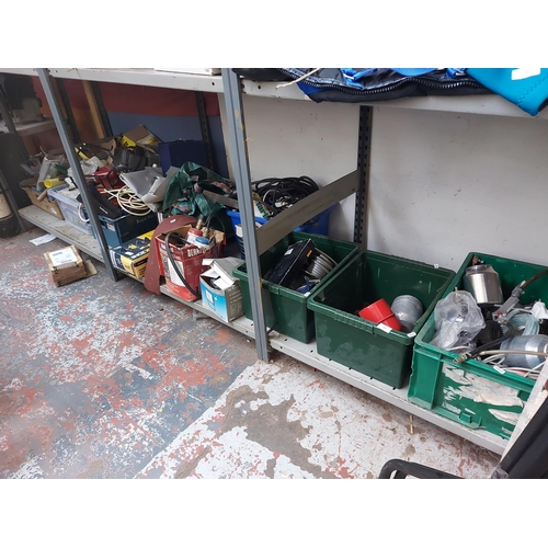 747 - A large mixed lot to include air powered tools, abrasive paper, Halfords screwdriver set, foot pump,... 