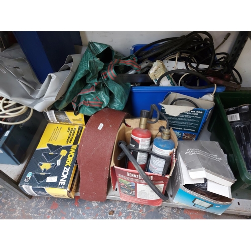 747 - A large mixed lot to include air powered tools, abrasive paper, Halfords screwdriver set, foot pump,... 