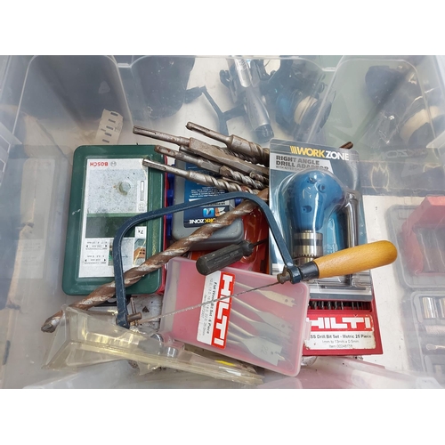 863 - A mixed lot to include cased Powercraft air saw and air shears, Clarke Air chisel, Hilti drill bits,... 