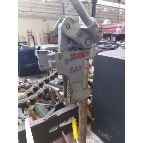 890 - A vintage blue Wolf ES1 drill stand