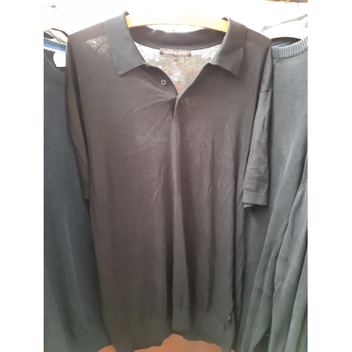 184 - A collection of mostly size XL good quality mens clothing to include Fred Perry shirt, Michael Kors ... 