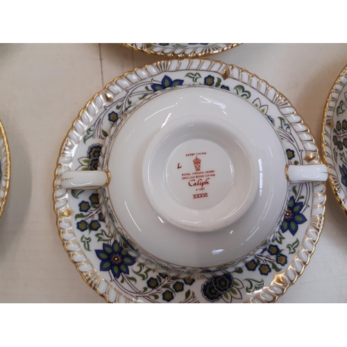 218 - An approx. 63 piece Royal Crown Derby Caliph Queen's Gadroon dinner service to include 8 dinner plat... 