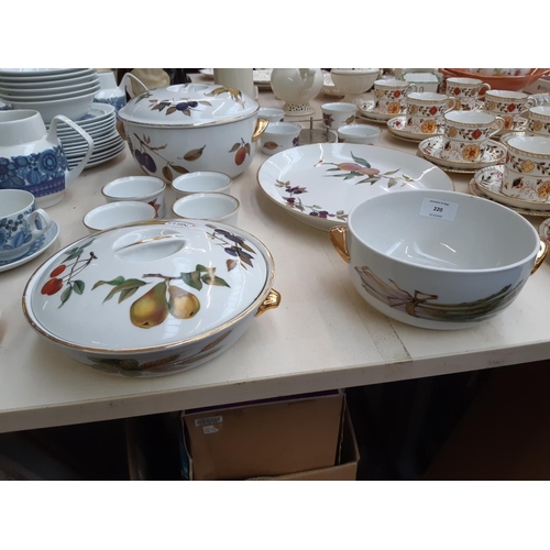 220 - 13 pieces of Royal Worcester Evesham pattern china to include two lidded tureens, serving plate, eig... 