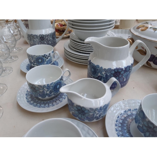 221 - A mid 20th century approx. 34 piece Spanish Castillian part coffee and dinner service