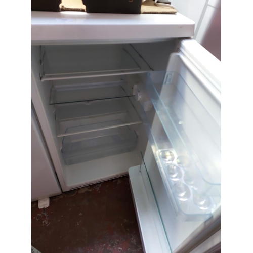 1005 - A Bosch classicxx 50cm under counter fridge