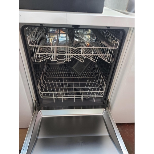 1006 - A Bosch classixx under counter dishwasher