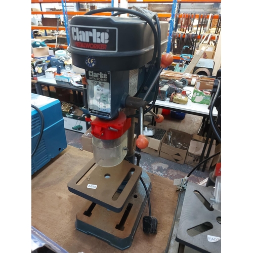 790 - A black and blue Clarke metal worker CDP-5DC bench pillar drill