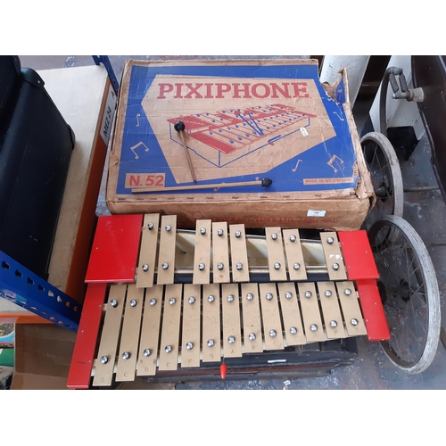 308 - A boxed Playcraft N.52 Pixiphone