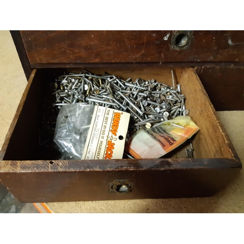 316 - An early 20th century wooden engineers cabinet with eleven drawers - measuring approx. 30cm high, 81... 