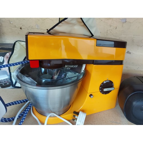 960 - Two items to include an orange and brown Kenwood chef with blender attachment and cover together wit... 