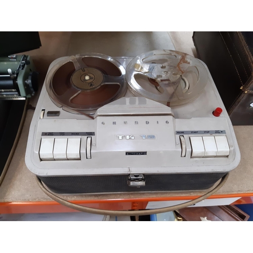 369 - A vintage Grundig TK18 automatic reel to reel player