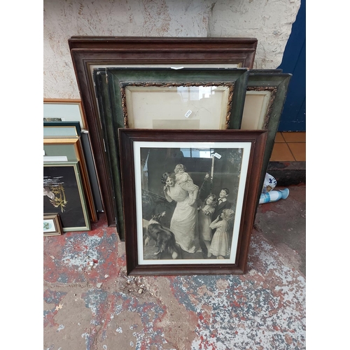 471 - A collection of antique and vintage framed pictures to include a Victorian black and white engraving... 