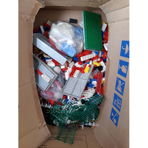 439 - A box containing a collection of 1960s lego