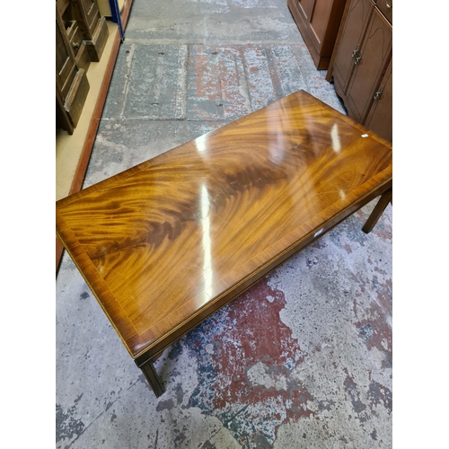 492 - A mahogany rectangular coffee table