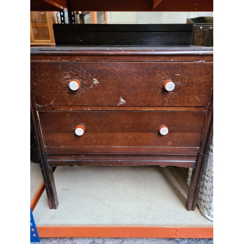 532 - A vintage oak chest of two drawers