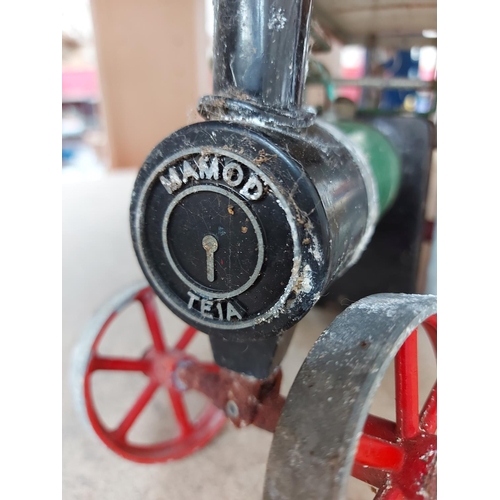 314 - A vintage Mamod TE1A model steam tractor (see condition report)