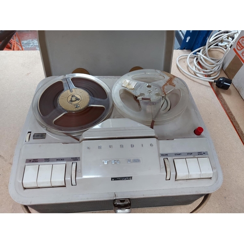 331 - A vintage Grundig TK18 automatic reel to reel player