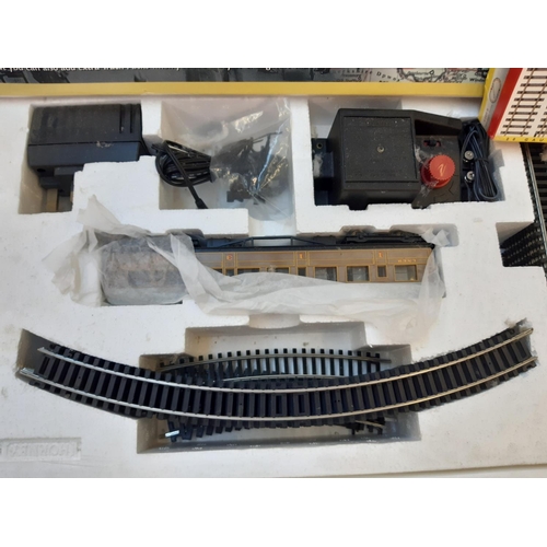 266 - A boxed Hornby 'Flying Scotsman' 00 gauge electric train set