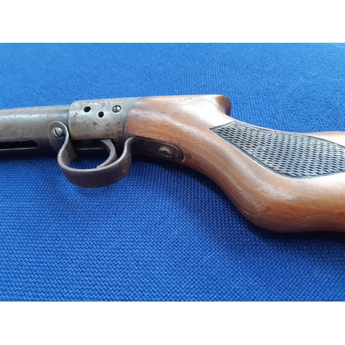 338 - A vintage L23348 .177 air rifle