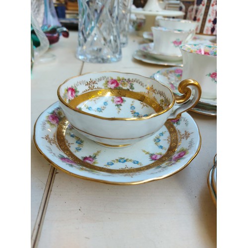 211 - A collection of china and glassware to include a thirty one piece Paladin china part tea set, two cu... 