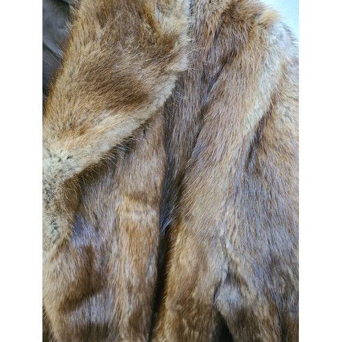 335c - A good quality vintage ladies 3/4 length fur jacket