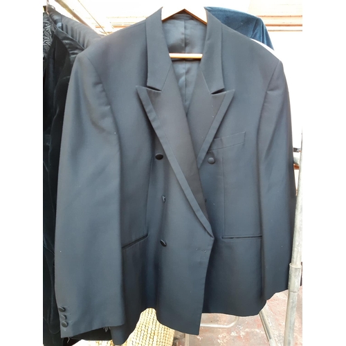 170 - Thirteen good quality mens suit jackets to include an as new Gant, Moss, Favourbrook, Zara, Brioni, ... 