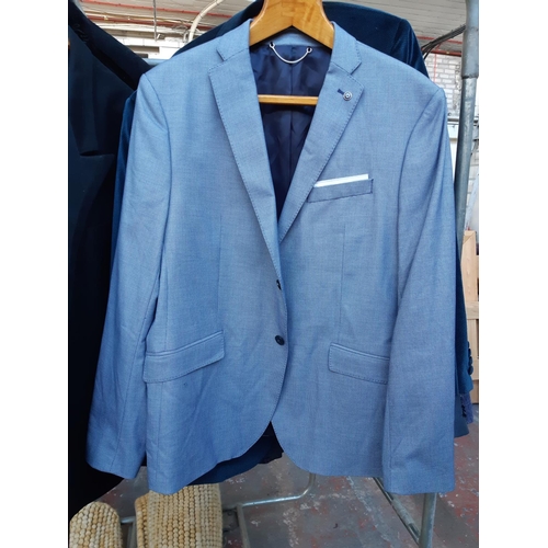 170 - Thirteen good quality mens suit jackets to include an as new Gant, Moss, Favourbrook, Zara, Brioni, ... 