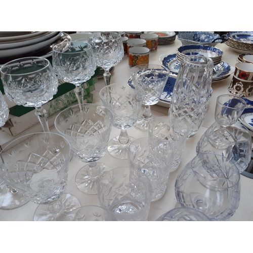 221 - 32 pieces of good quality glassware to include five brandy snifters, six cut crystal wine glasses, h... 