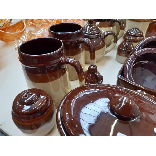 238 - 19 pieces of various glazed pottery to include 14 pieces of glazed terracotta pottery etc.