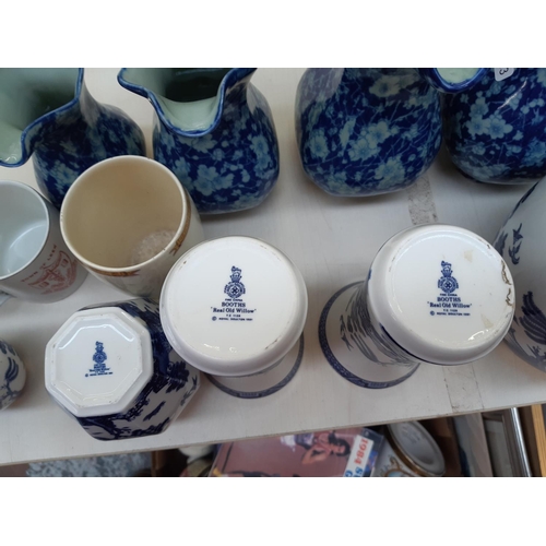 241 - 14 pieces of assorted ceramics to include a set of five blue and white Ironstone China graduating ju... 