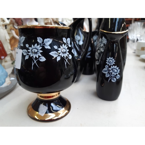 251 - 11 pieces of assorted ceramics to include 7 pieces of Wade black, white and gold pottery, similar Pr... 