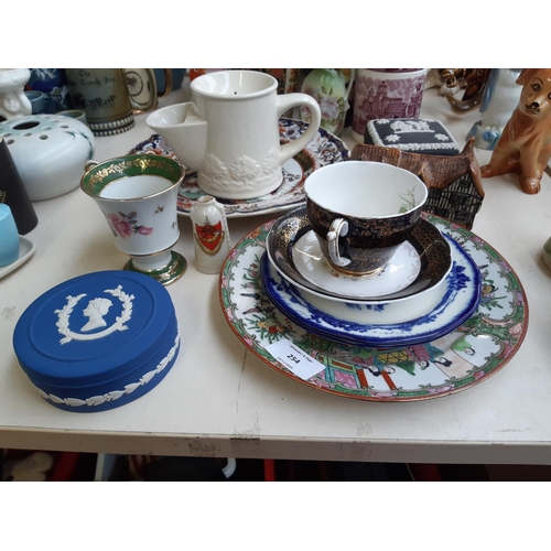 254 - 22 pieces of assorted ceramics to include Wedgwood cobalt blue Jasperware coronation lidded trinket ... 