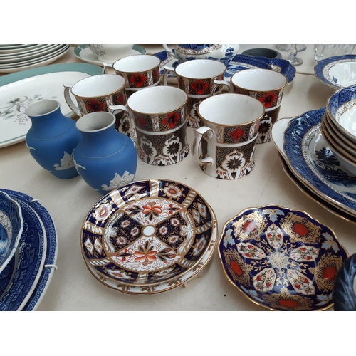 257 - 36 pieces of assorted ceramics to include Chinese blue and white porcelain cup and saucer with six c... 