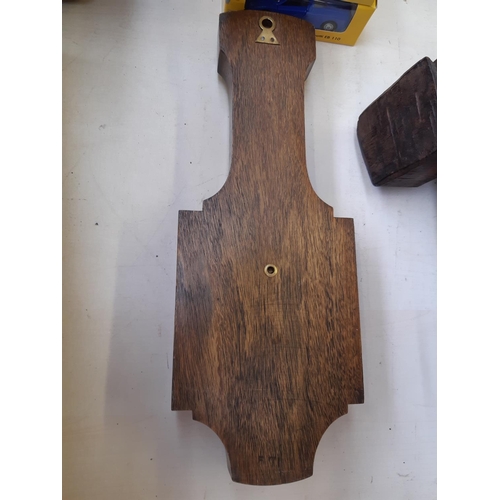 289 - A vintage oak barometer - measuring approx. 40.5cm high