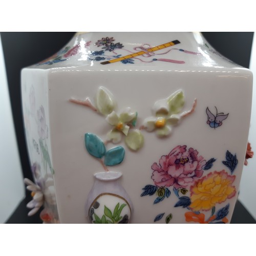 100 - A Franklin Mint vase of one hundred flowers by Dawen Wang - measuring approx. 30.5cm in height (see ... 