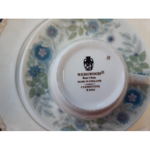 196 - A collection of assorted ceramics to include 19 pieces of Art Deco Grafton china, 5 Denby tea cups, ... 