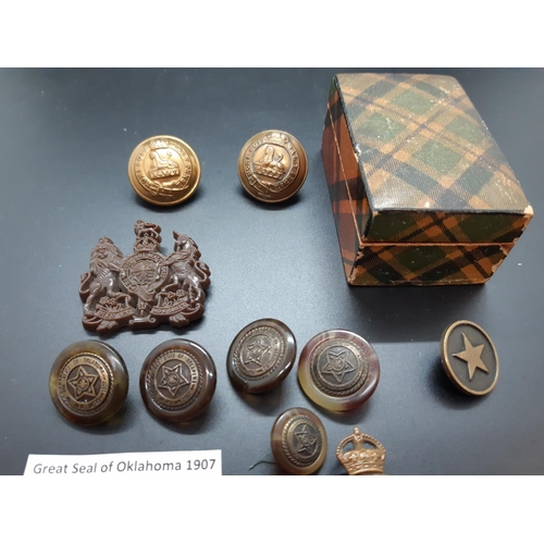 67 - Various collectables to include plated hip flask, coins, pen knives, four Parker pens, hallmarked St... 