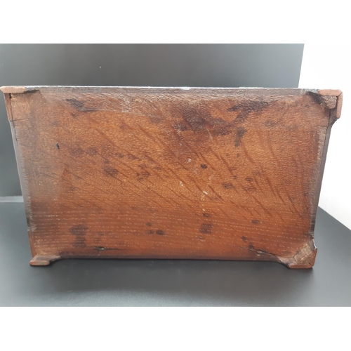 127 - A Georgian mahogany tea caddy box for restoration - measuring approx. 22.5cm wide, 12.5cm high and 1... 