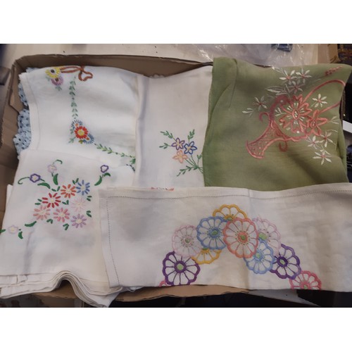 289 - A collection of embroidered linen to include silk pillowcase, table runner etc.