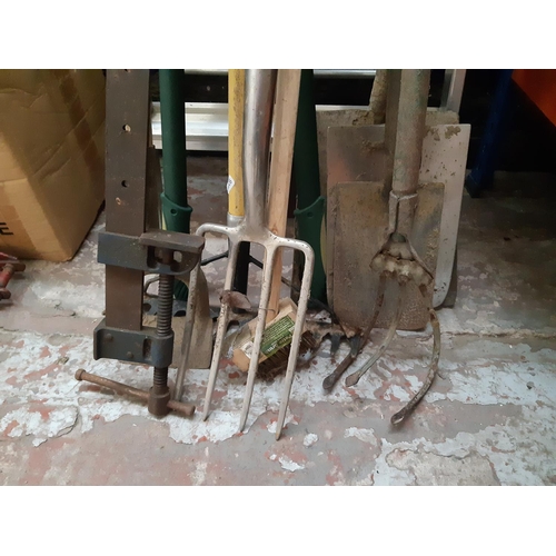 1074 - A mixed lot to include aluminium seven tread step ladders, 4' sash clamp, stainless steel spade and ... 