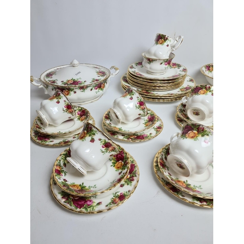 145 - 40 pieces of Royal Albert Old Country Roses tea and dinner ware