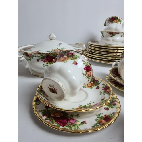 145 - 40 pieces of Royal Albert Old Country Roses tea and dinner ware