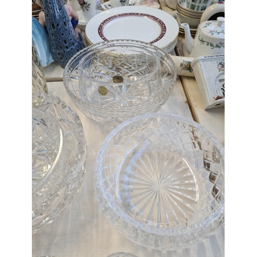 157 - Various glassware to include cranberry glass handled basket, cut glass bowls, cut crystal atomiser, ... 