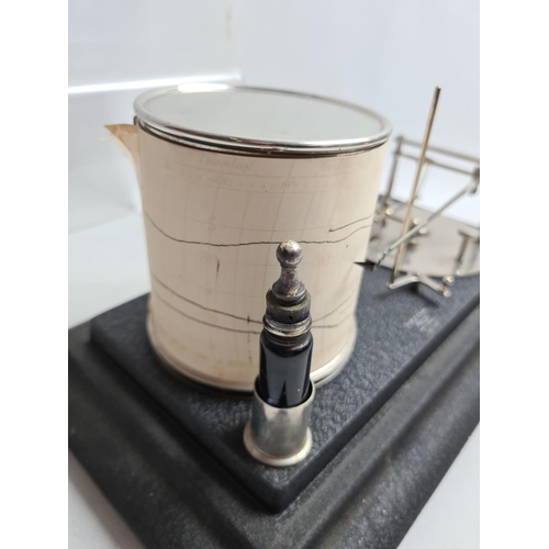 267 - A vintage Short & Mason of London Barograph - model no. F4763