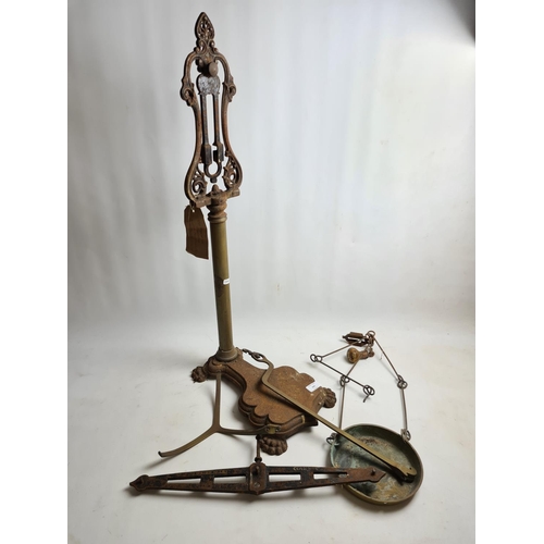 269 - A set of 19th century cast iron weighing scales