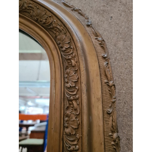 271 - A Victorian gilt framed overmantel mirror