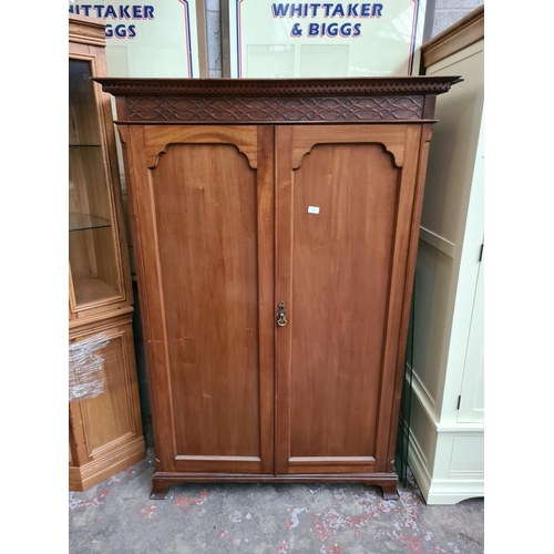 304 - An early 20th century mahogany double wardrobe - approx. 173cm high x 118cm wide x 60cm deep