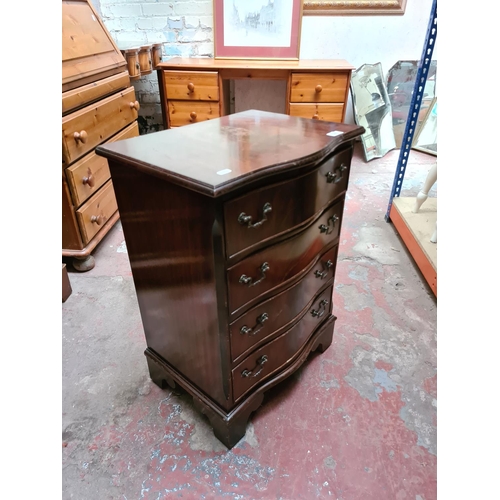 333 - A Regency style mahogany chest of drawers